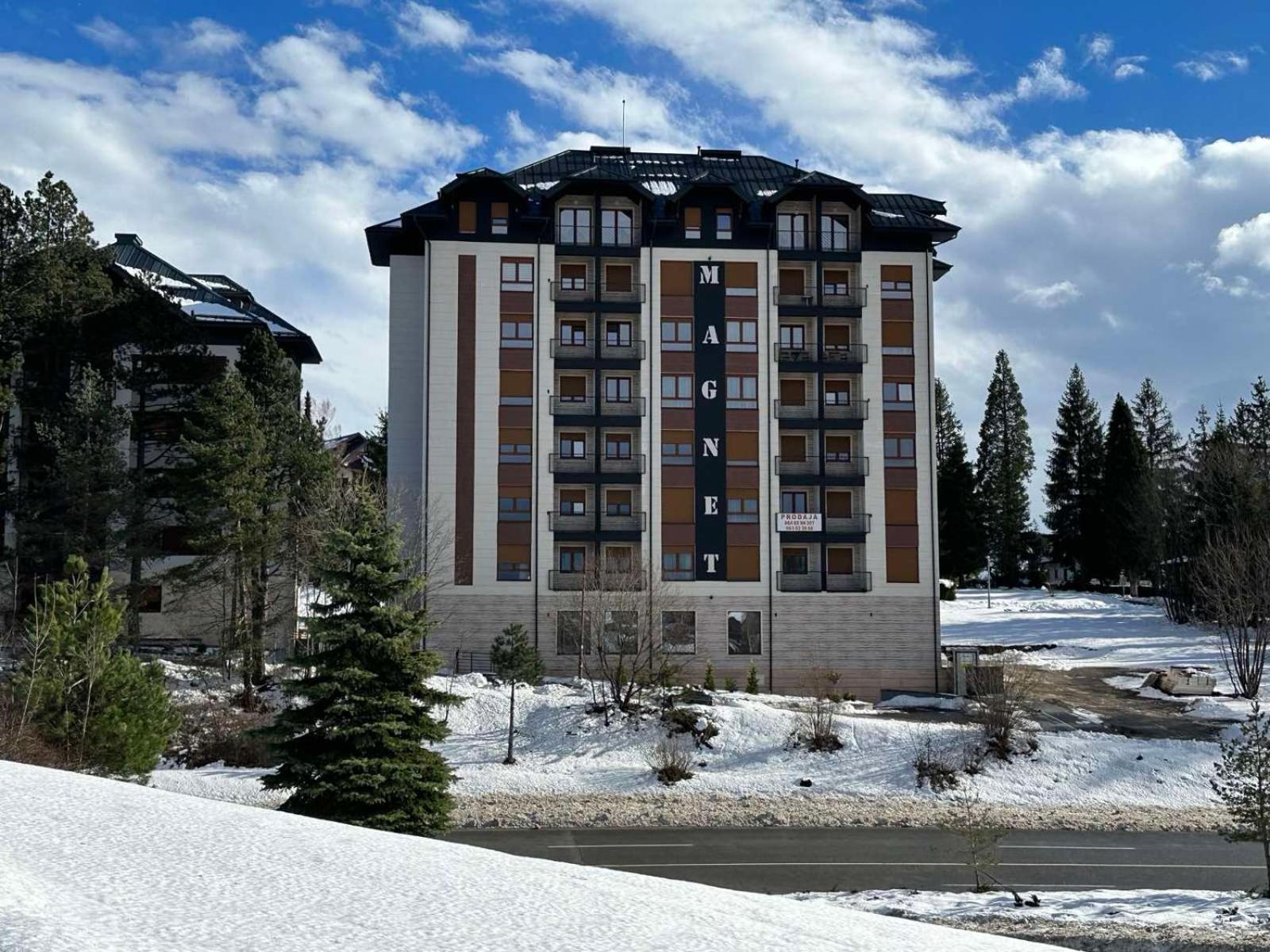 Velika Recepcija Cc Magnet Aparthotel Zlatibor Ngoại thất bức ảnh
