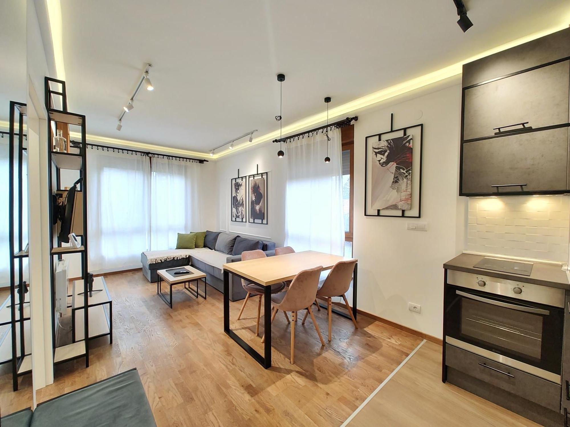 Velika Recepcija Cc Magnet Aparthotel Zlatibor Ngoại thất bức ảnh
