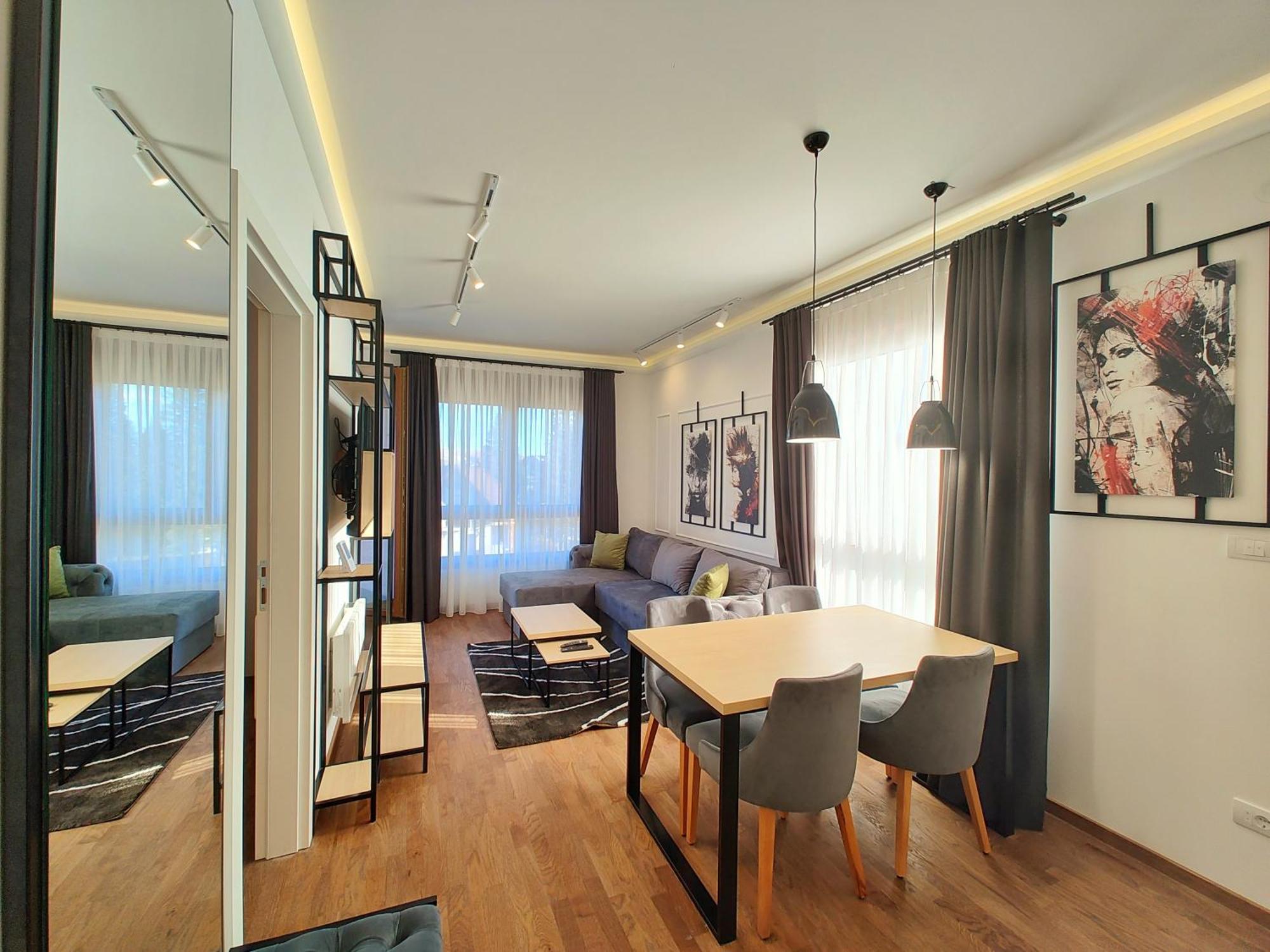 Velika Recepcija Cc Magnet Aparthotel Zlatibor Ngoại thất bức ảnh