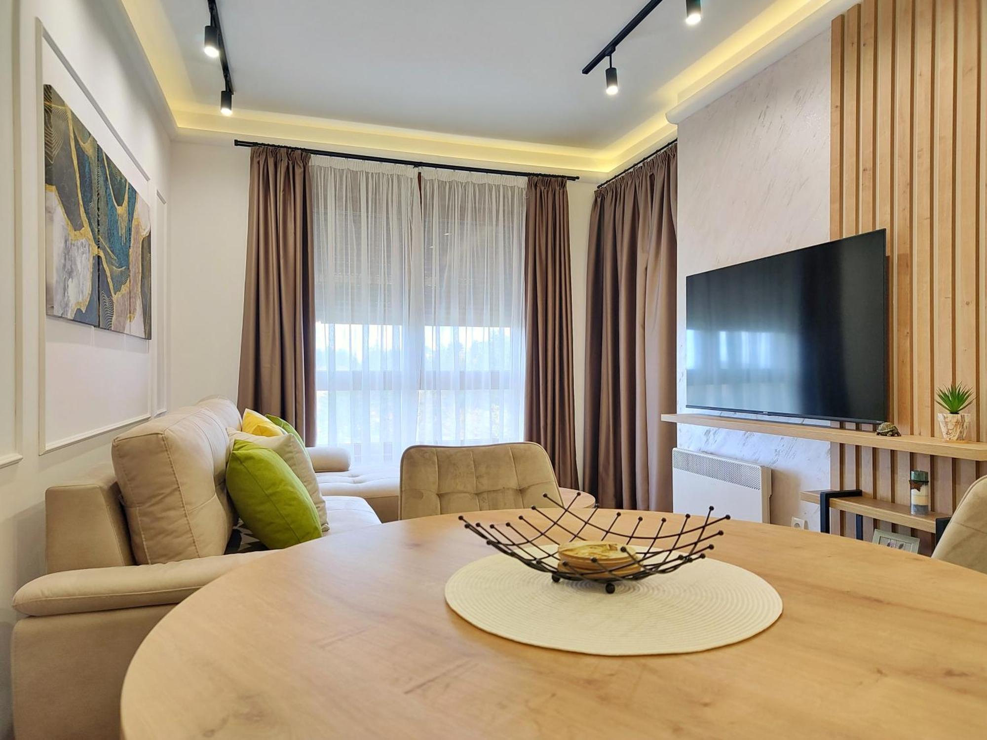 Velika Recepcija Cc Magnet Aparthotel Zlatibor Ngoại thất bức ảnh